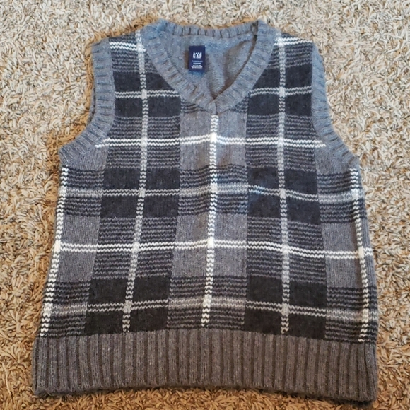 Gap Sweater Vest and Oxford Shirt - Picture 6 of 9